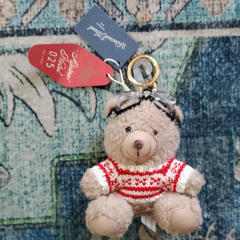 NWT Target Universal Thread Cozy Alpine Hotel Teddy Bear Keychain